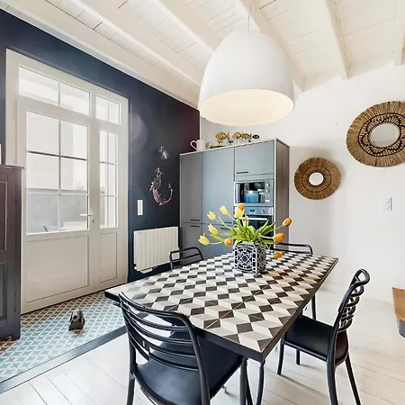 Casa vacanze Amazing In Saint-georges-de-didon *